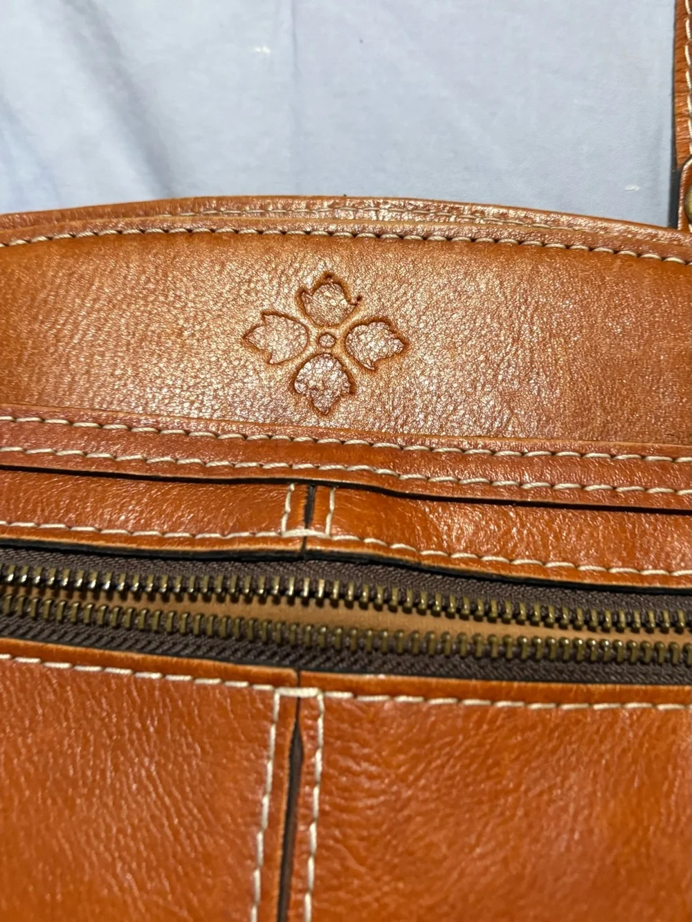 Women's Leather Shoulder Tote in Saddle/Tan - Unbranded